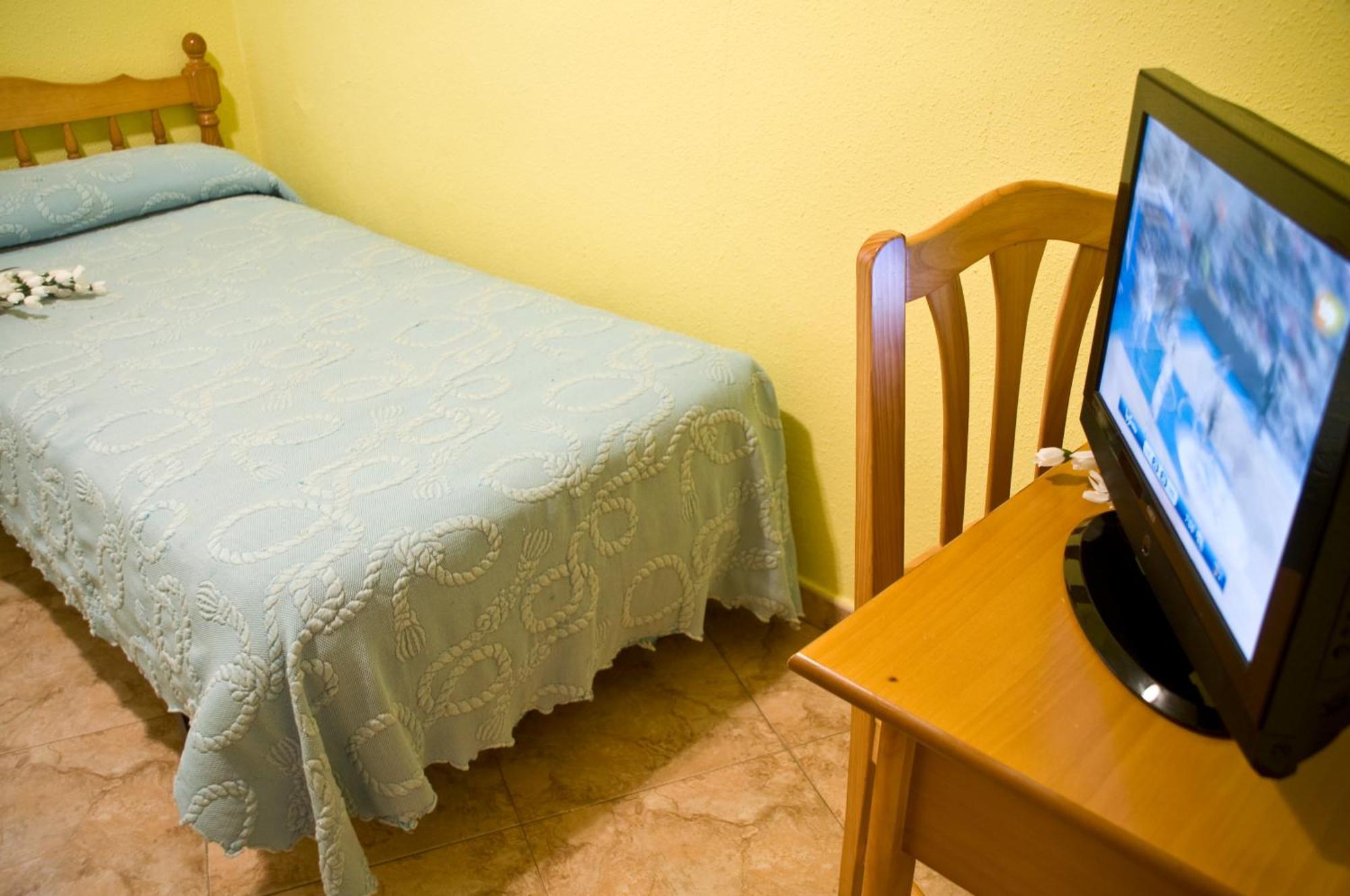 Pension Aries II Cuenca  Exterior photo