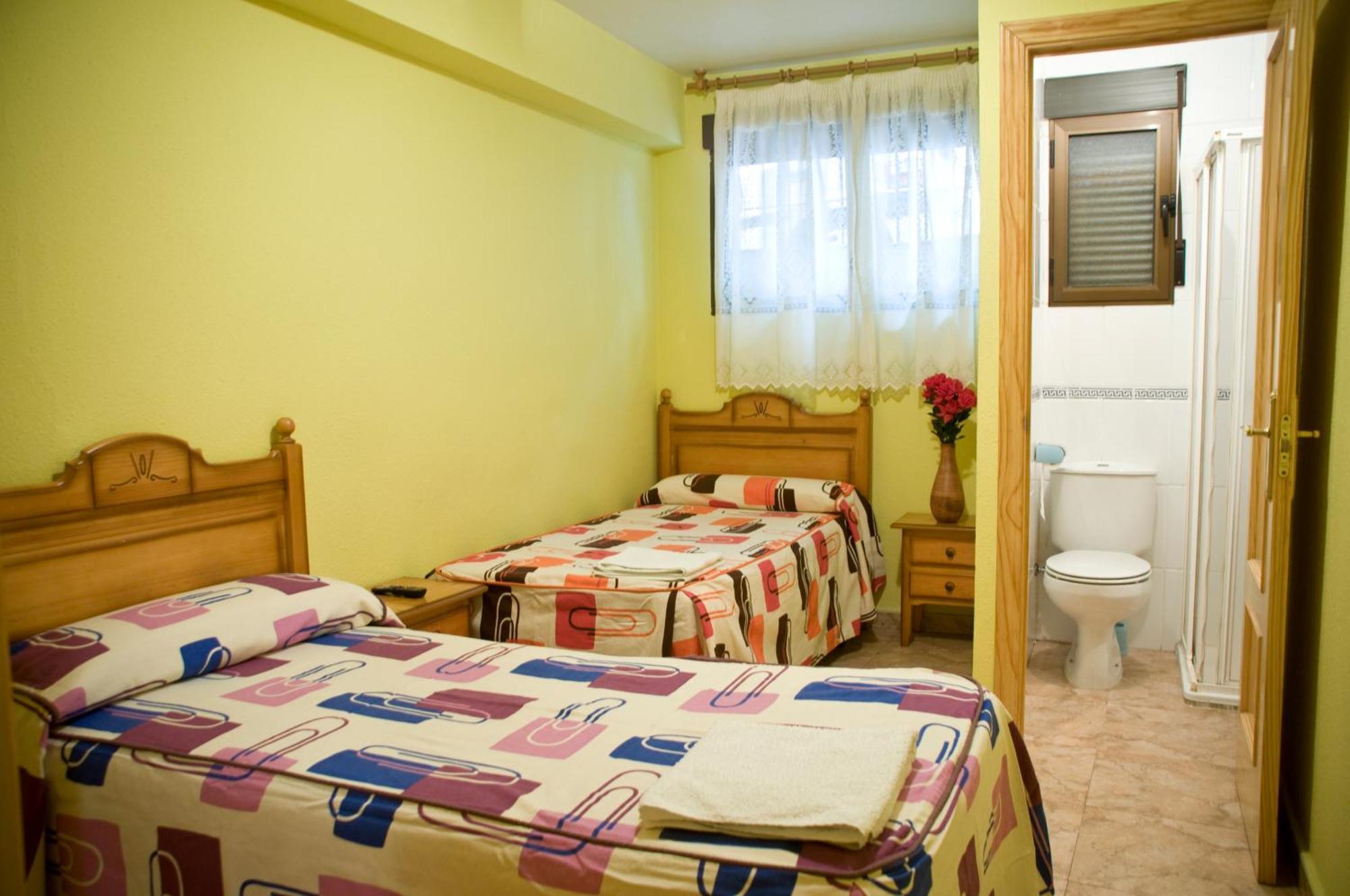 Pension Aries II Cuenca  Exterior photo