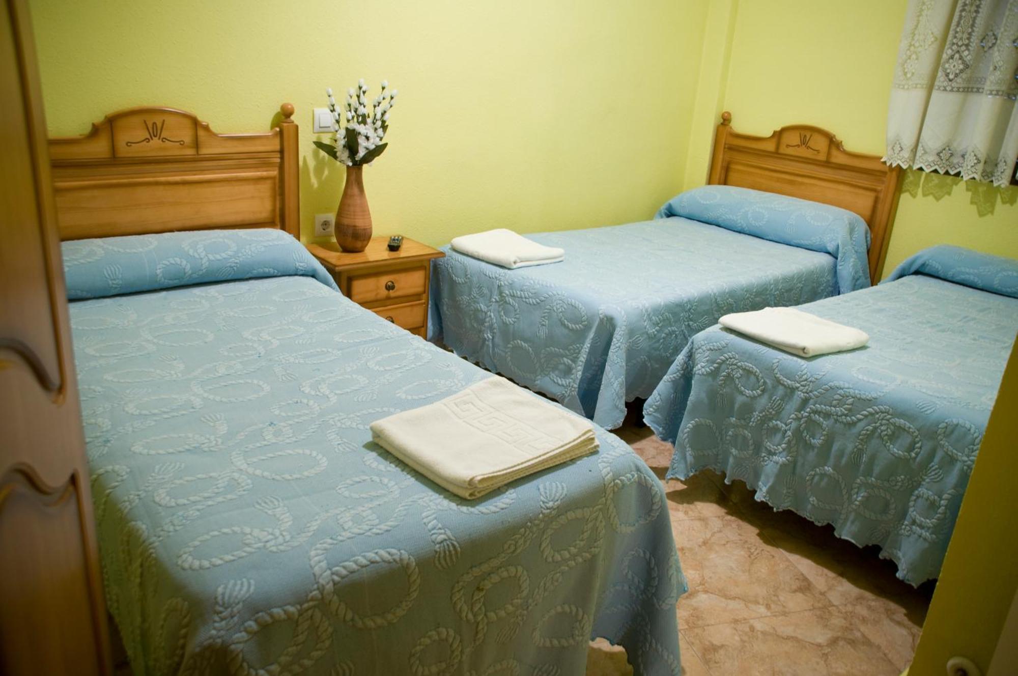 Pension Aries II Cuenca  Exterior photo
