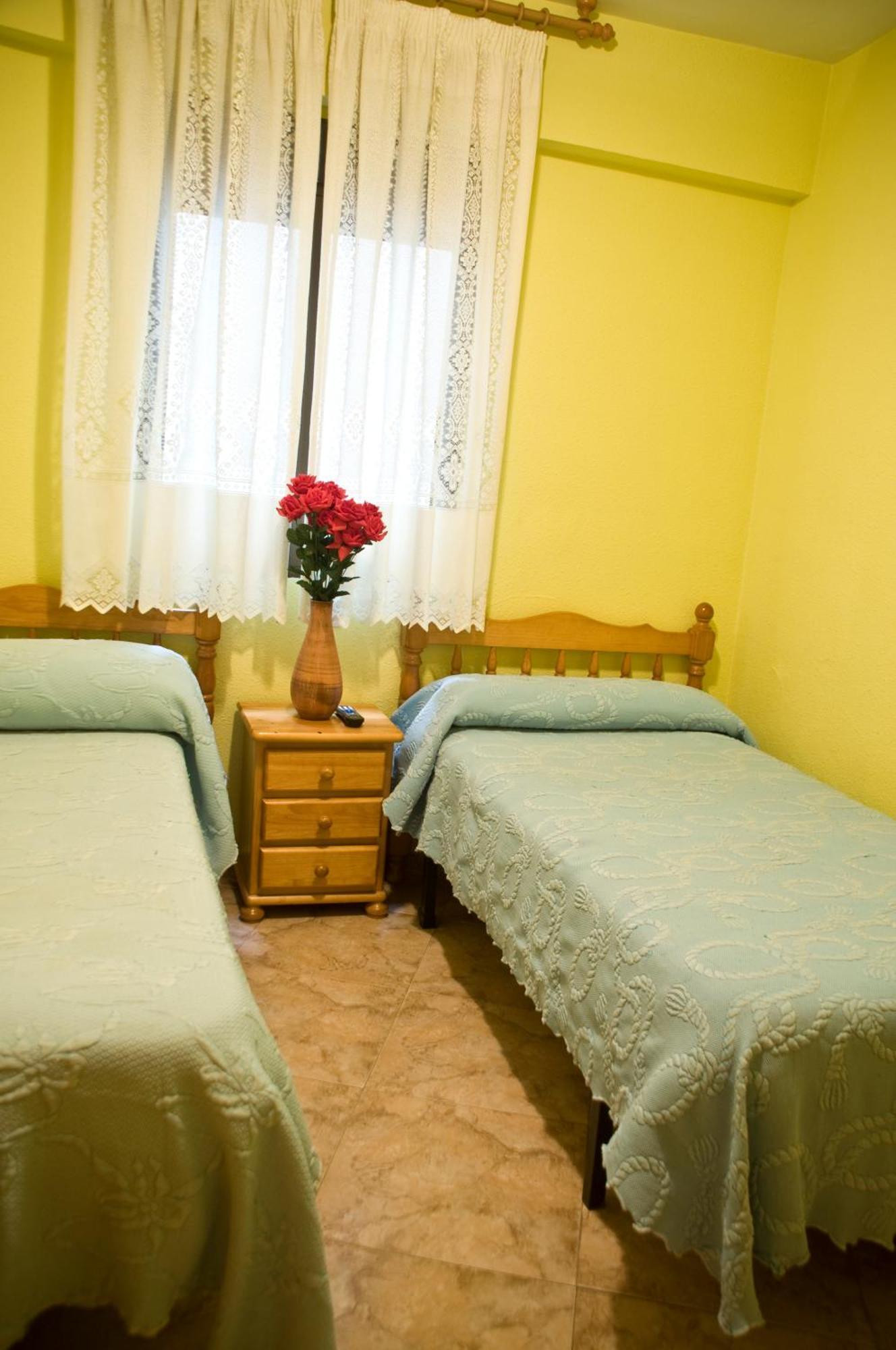 Pension Aries II Cuenca  Exterior photo