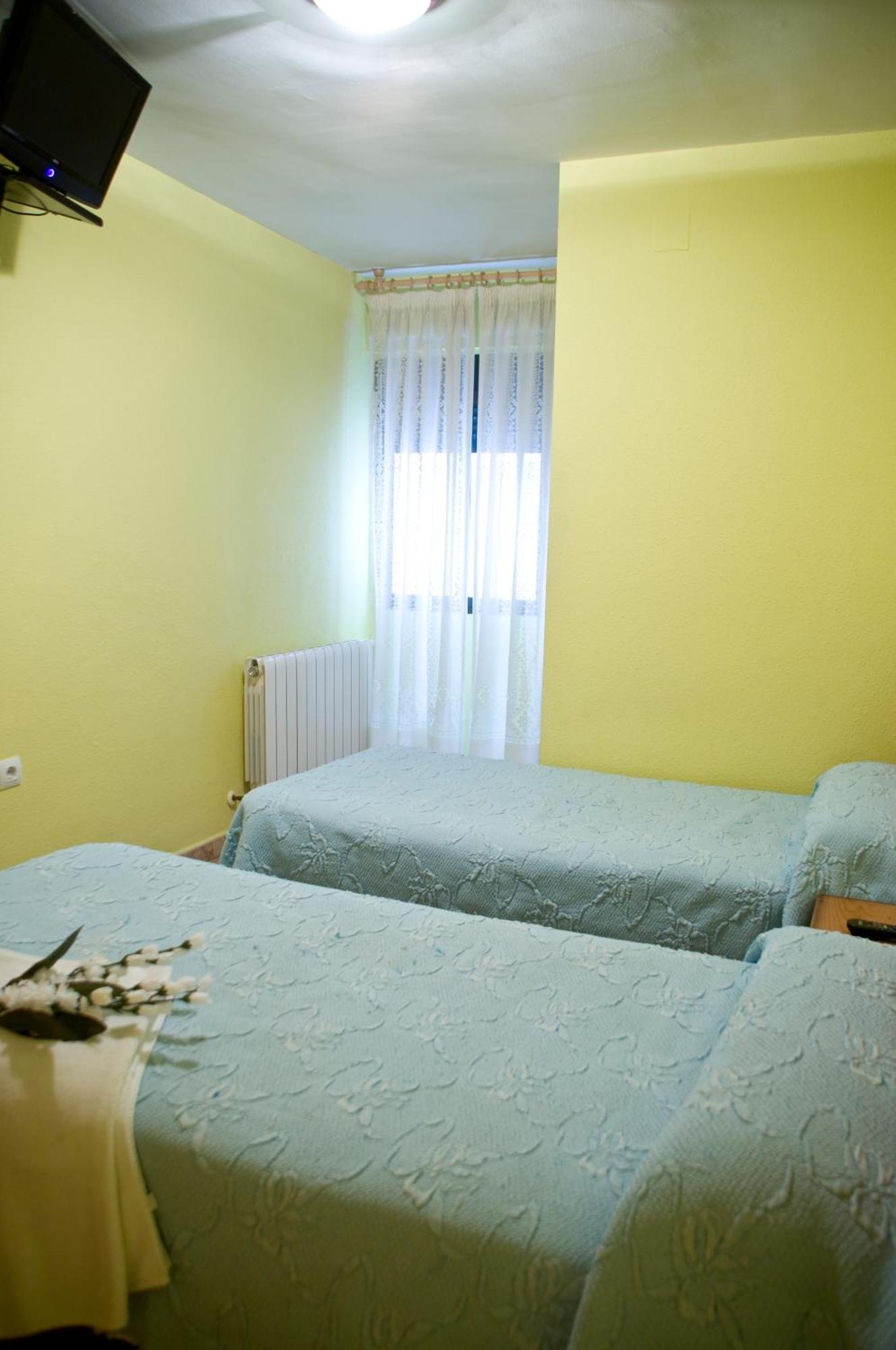 Pension Aries II Cuenca  Exterior photo